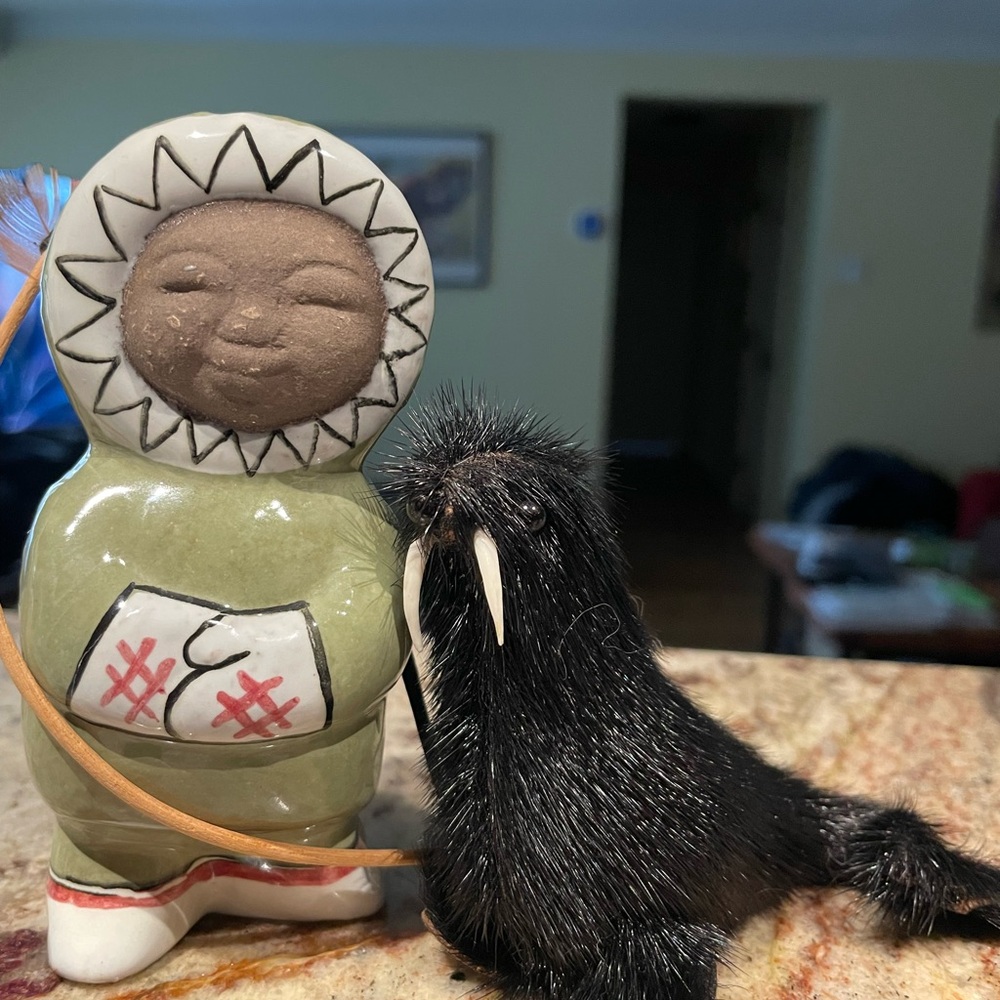 Vintage ceramic Eskimos